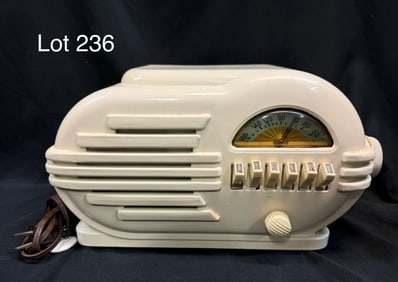 1946 Belmont 6D111 Tube Table Radio