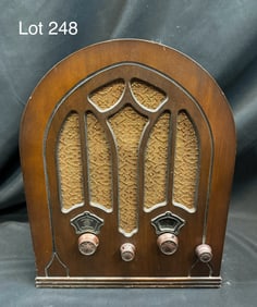 1933 General Electric K-50-P Tube Cathedral Radio