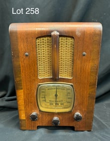 1938 Emerson R-156 Tube Tombstone Radio