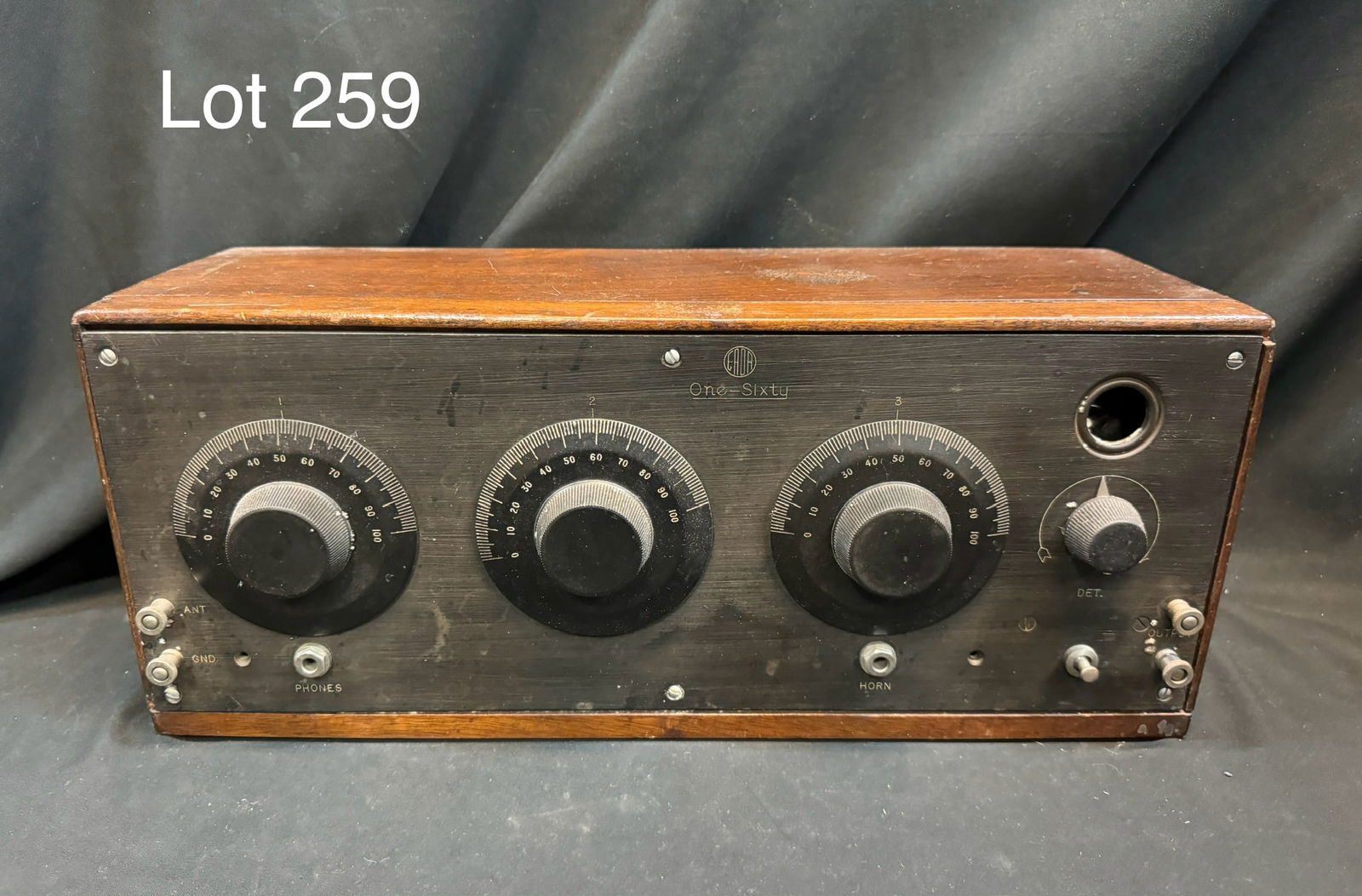 1925 Fada 160A Tube Table Radio (1 of 11)