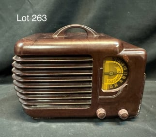 1939 Farnsworth AT-12 Tube Table Radio