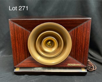 1950 RCA 9-X-571 'Bullhorn' Tube Table Radio