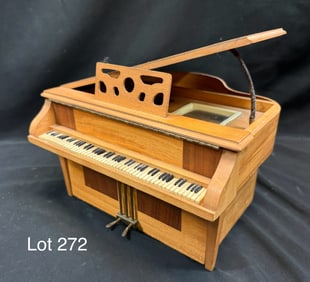 1939 General Television 534 'Grand Piano' Tube Table Radio