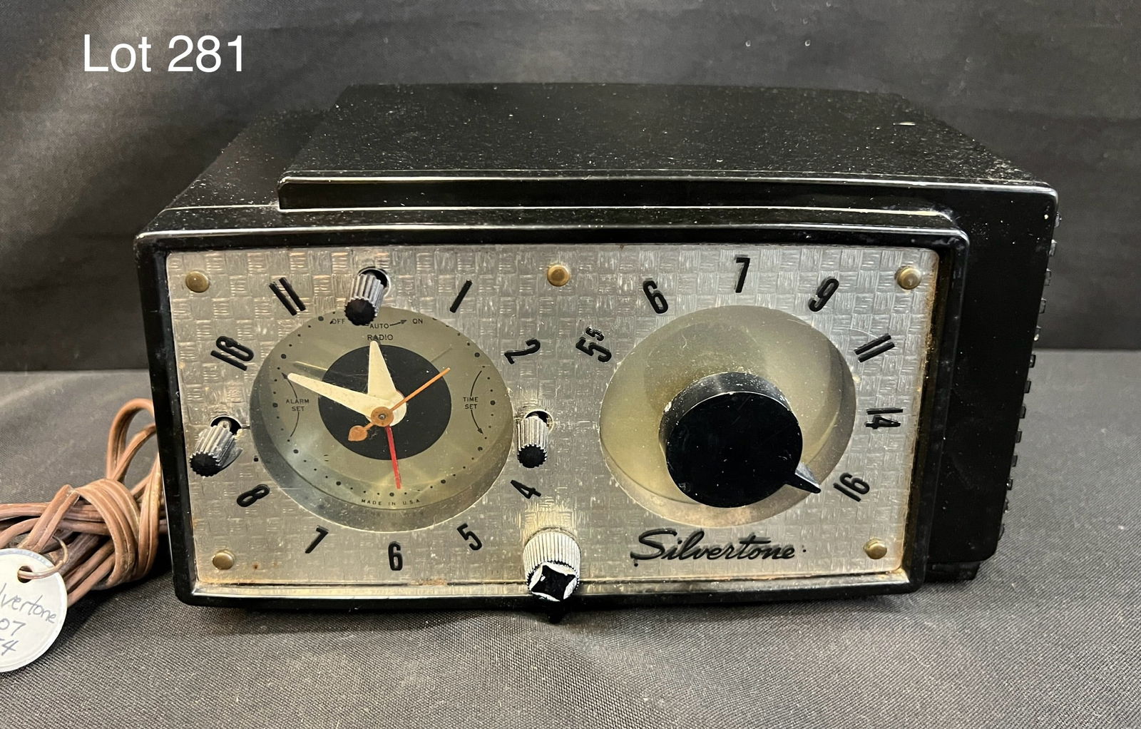 1954 Silvertone 3007 Tube Radio (1 of 5)