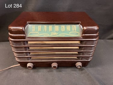 1947 Delco R-1227 Tube Radio