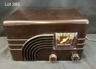 1947 Northern Electric 5000 "Baby Champ" Tube Radio