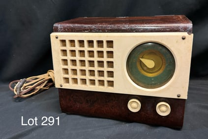1945 Emerson 520 Catalin Tube Table Radio