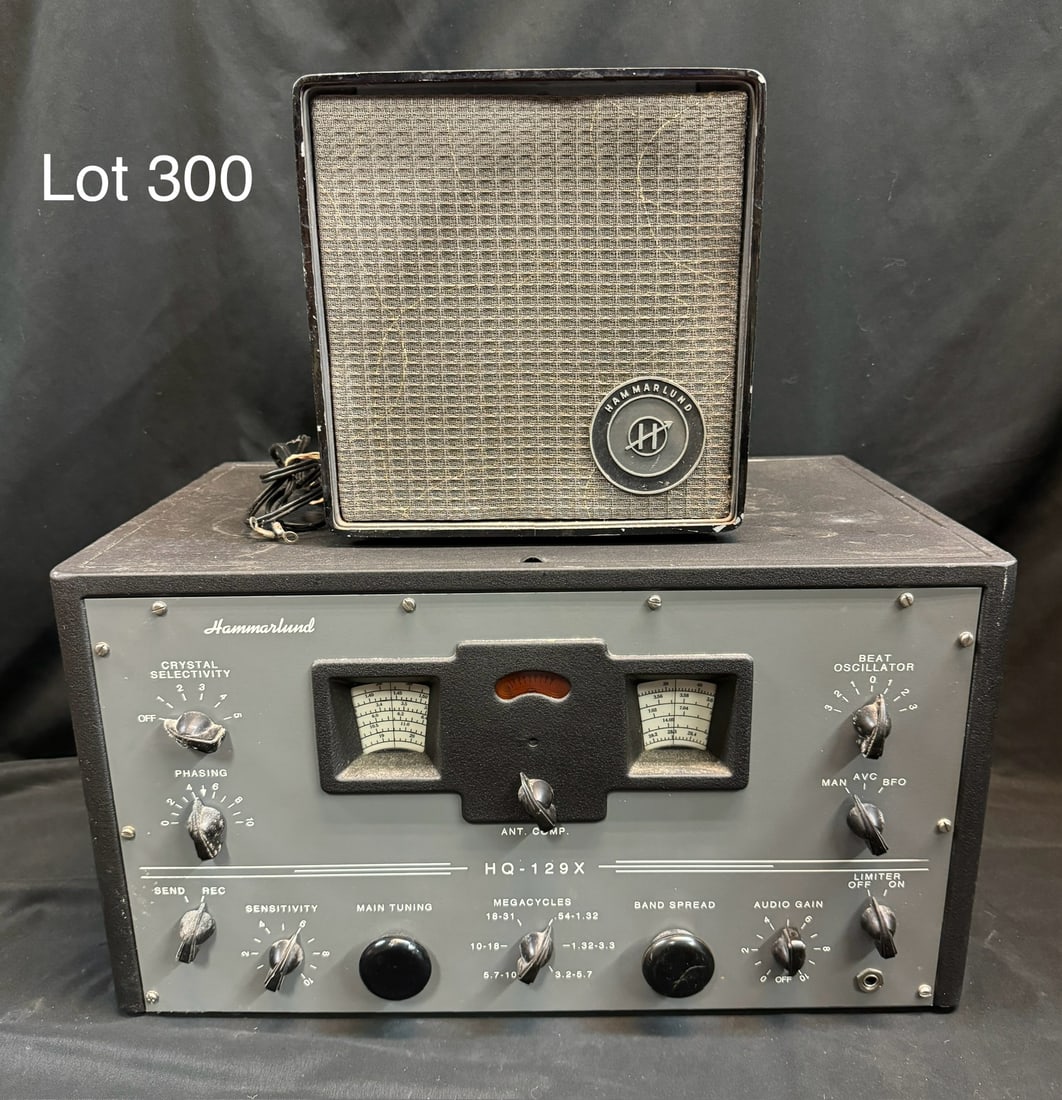 Vintage Hammarlund HQ-129X Receiver w/ Speaker (1 of 16)