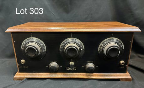 1925 Freshman Masterpiece Tube Casket Radio