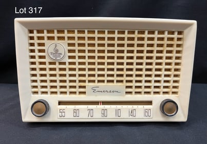 1952 Emerson 653 Series B Tube Radio