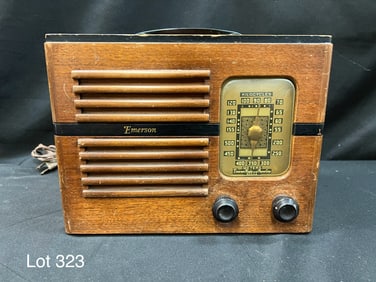 1939 Emerson DB296 Tube Radio