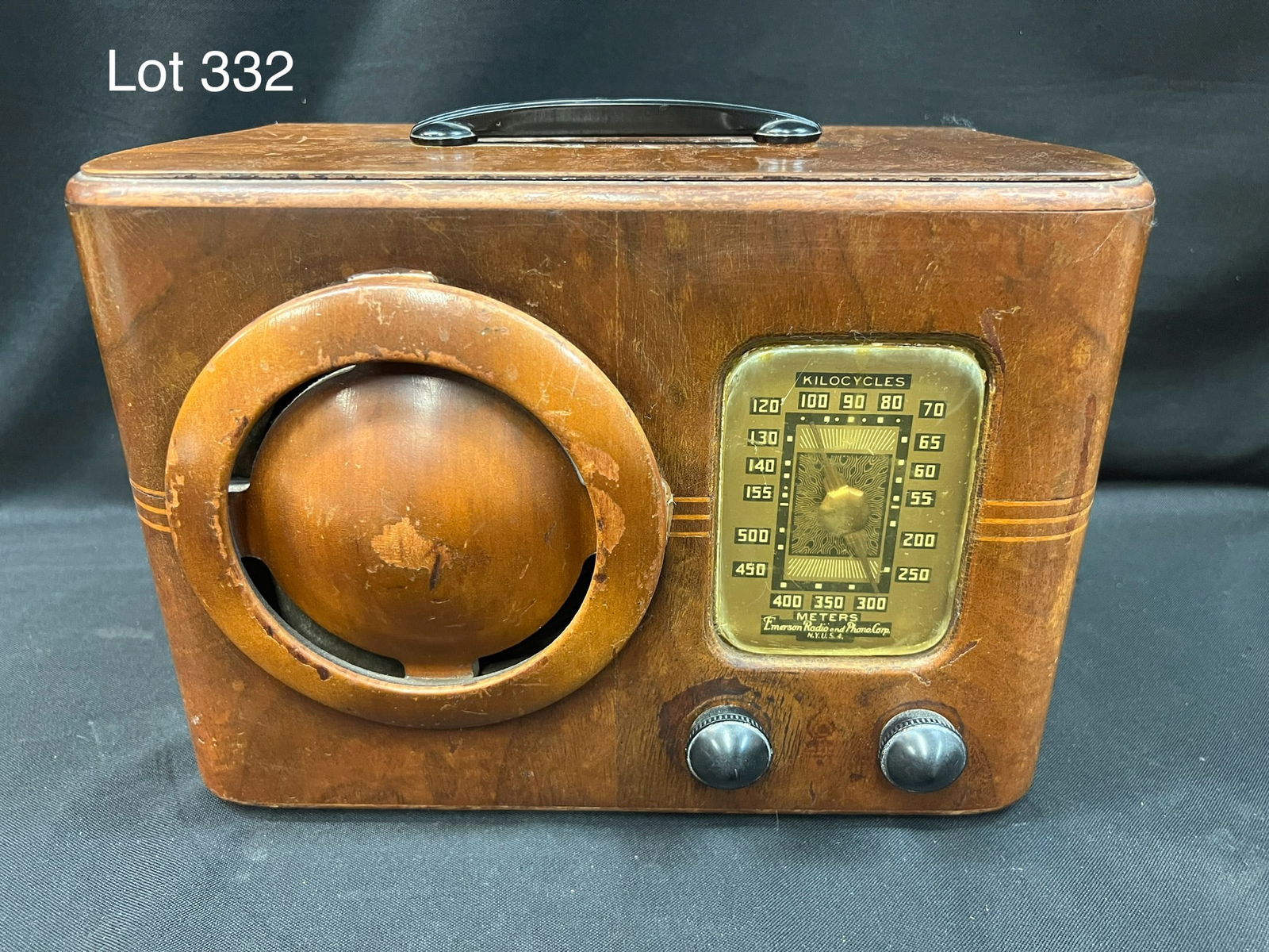 Emerson DB315 Tube Radio (1 of 6)