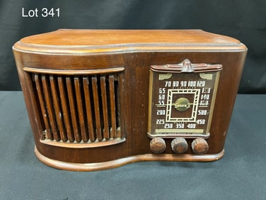 1946 Sonora RCU-208 Tube Radio