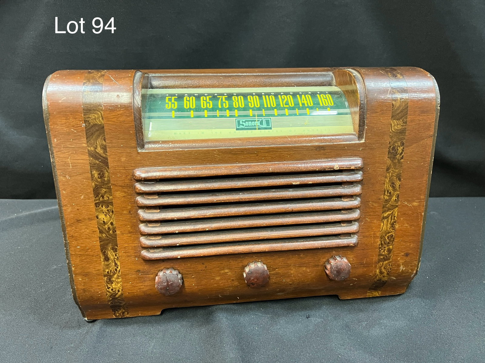 1946 Sonora RDAU-209 Tube Radio: 1946 Sonora RDAU-209 tube radio with wood body. 6 tubes. *notes- some scratching/wear on wood.