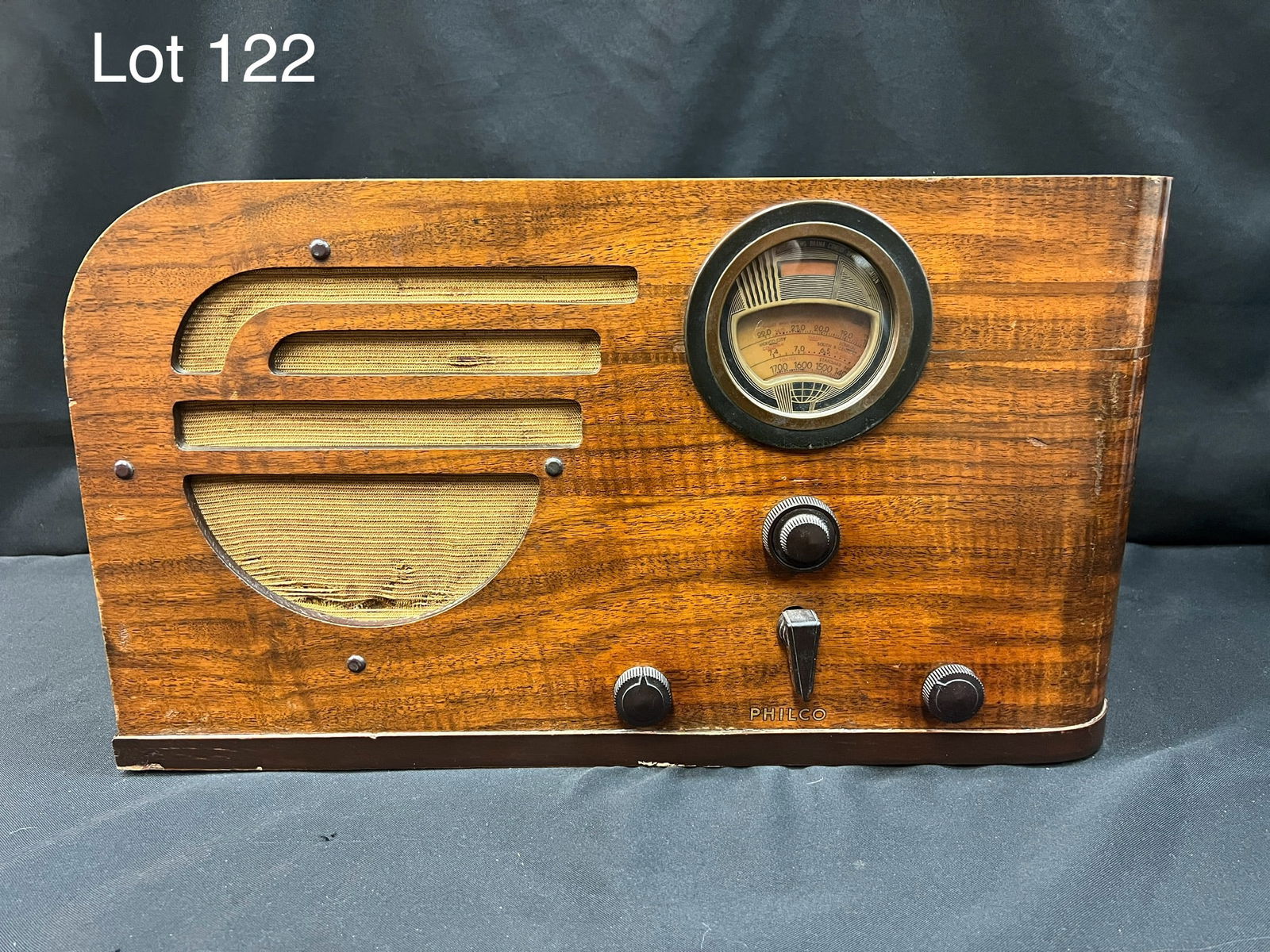 1930s Philco Model 37-630 Tube Radio (1 of 11)