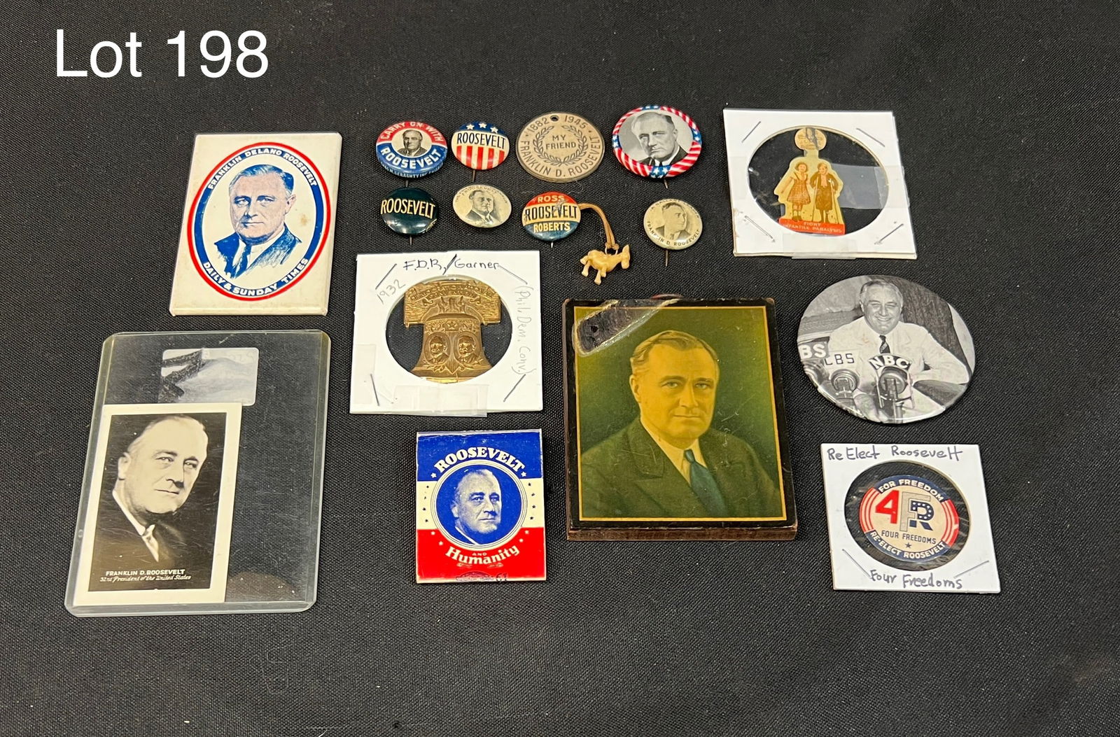 Lot of 16 Franklin Delano Roosevelt Campaign Souvenirs and Pins (1 of 14)
