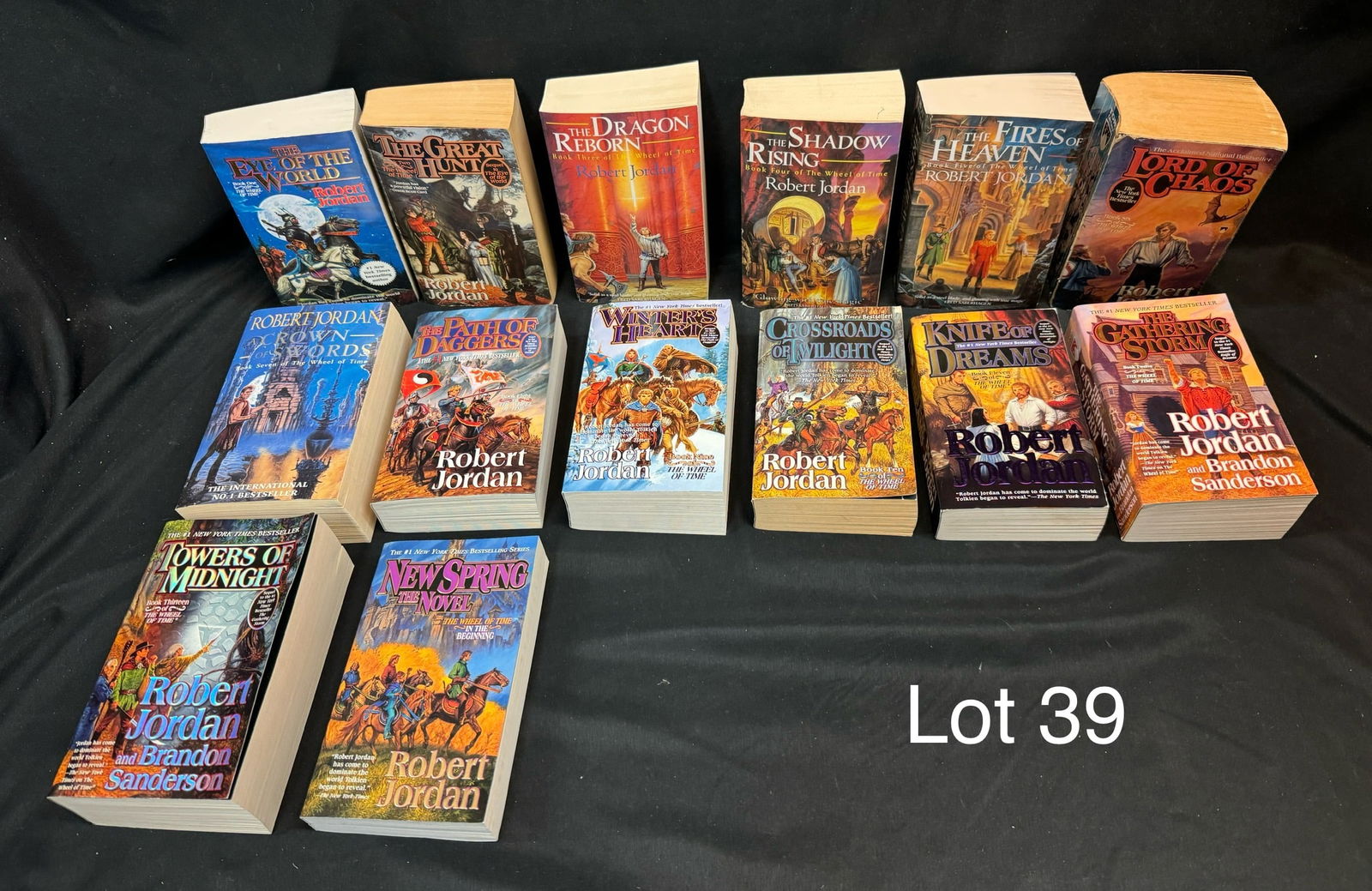 Set of Robert Jordan 'The Wheel of Time' Series Paperbacks (1 of 7)