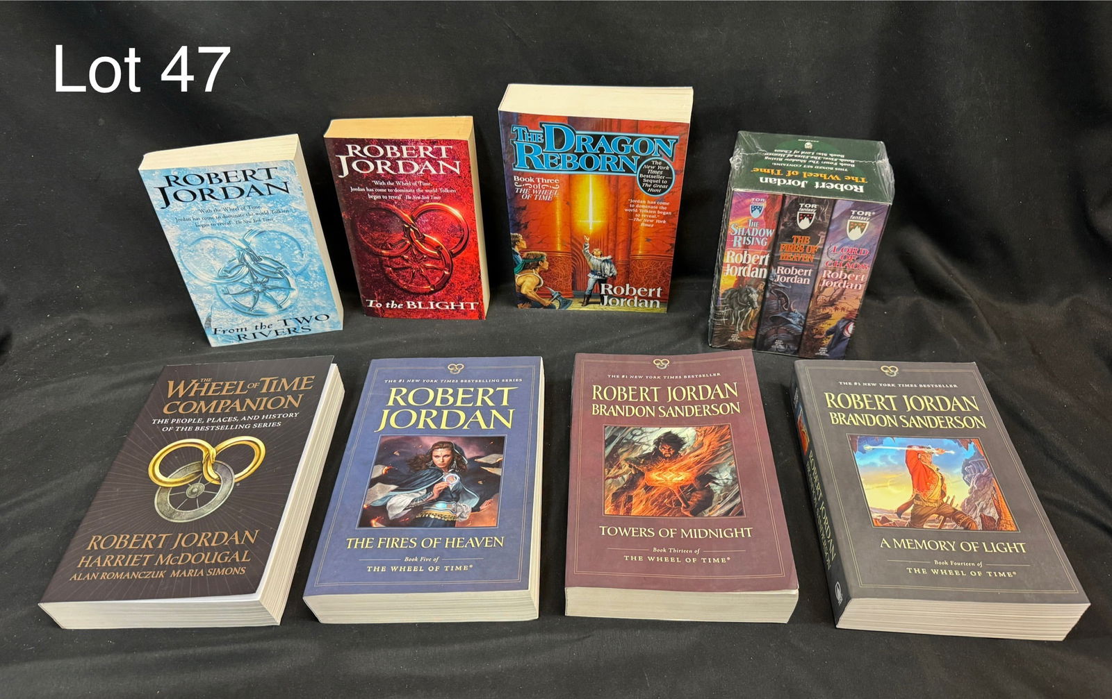 Lot of Robert Jordan 'The Wheel of Time' Books (1 of 8)