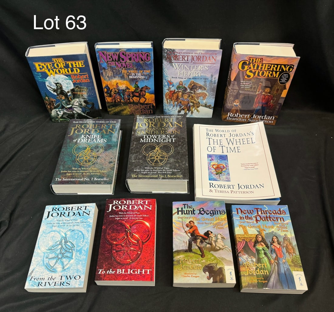 Lot of Robert Jordan 'The Wheel of Time' Books (1 of 8)