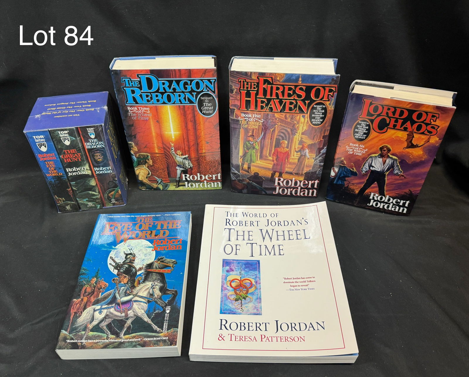 Mix of Robert Jordan 'The Wheel of Time' Novels (1 of 7)