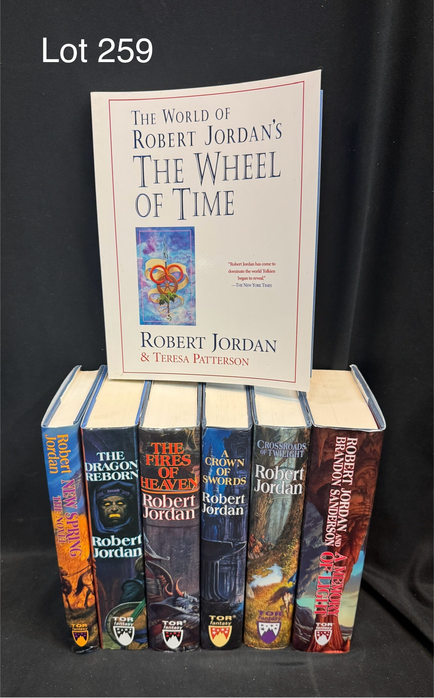 Lot of Robert Jordan 'The Wheel of Time' Novels (1 of 9)