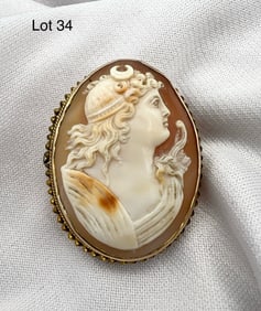 9K Yellow Gold Cameo Brooch