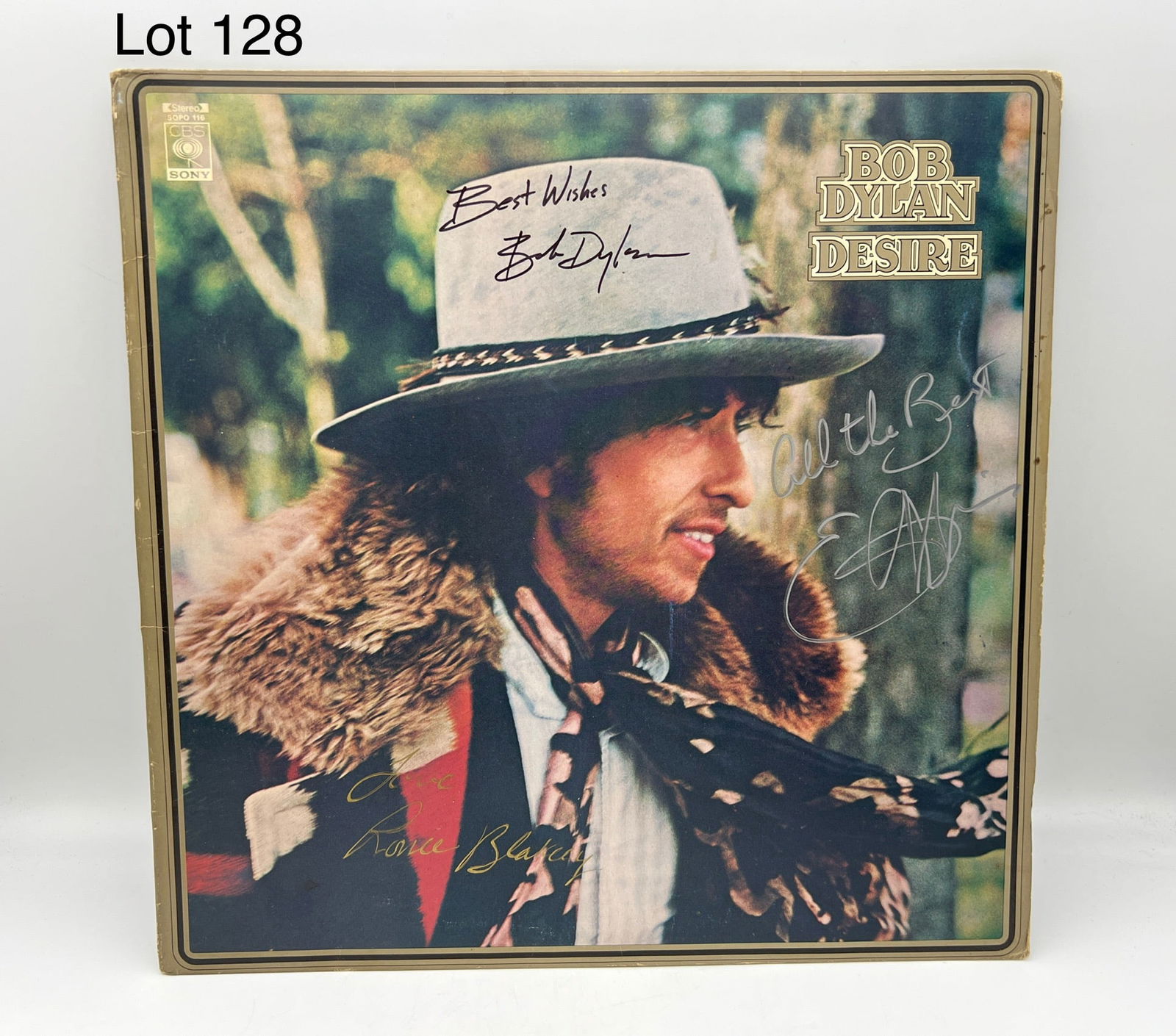 Signed Bob Dylan 'Desire' Record: A signed Bob Dylan 'Desire' record album. Signed by Bob Dylan, Emmylou Harris and Ronee Blakley on cover.