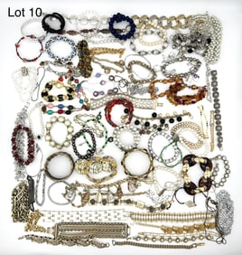 Large Assortment of Nice Vintage Costume Jewelry Bracelets