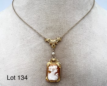 Vintage 10K Gold Cameo Pendant Necklace