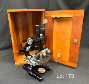 1940's Leitz Wetzlar Binocular Microscope With Carry Case