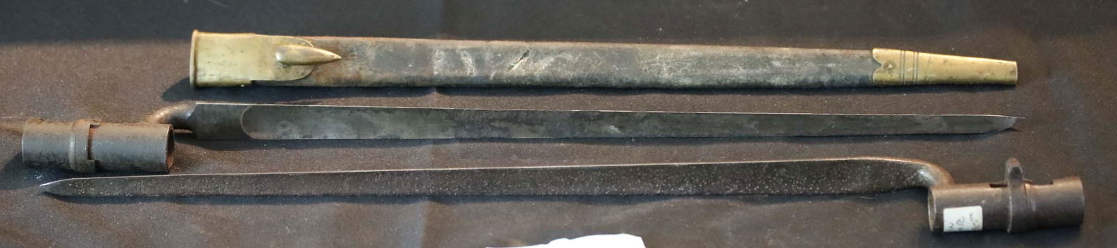 Militaria; Triangular Bayonet - Civil War Triangular Socket bayonet - 18'' blade.  Lot of 2 issues (1 of 1)