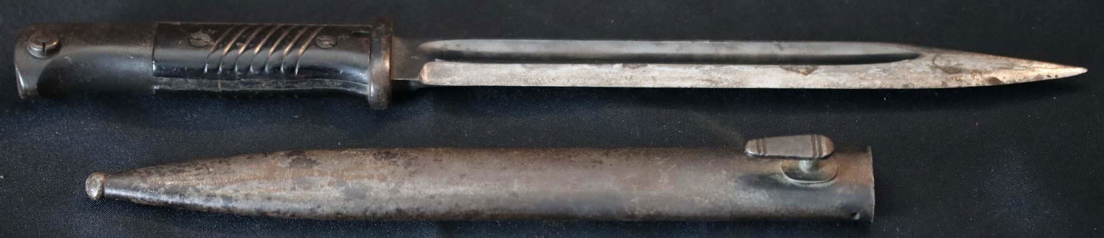 Militaria;  Bayonet & Scabbard - WW2 German Solingen Bayonet with metal scabbard.  9 3/4'' blade. (1 of 1)