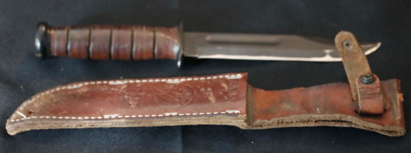 Militaria;  USMC KA-BAR. Straight Edge knife - designed to serve troops during World War II (1 of 1)