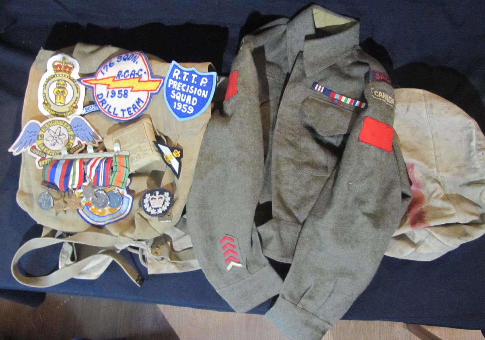 Militaria;  WW2 British Canadian 3rd Royal  Canadian Artillery Battle Dress jacket.  Comes with (1 of 1)