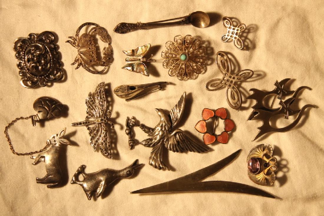 Lot of 16 Brooch Pins (1 of 5)