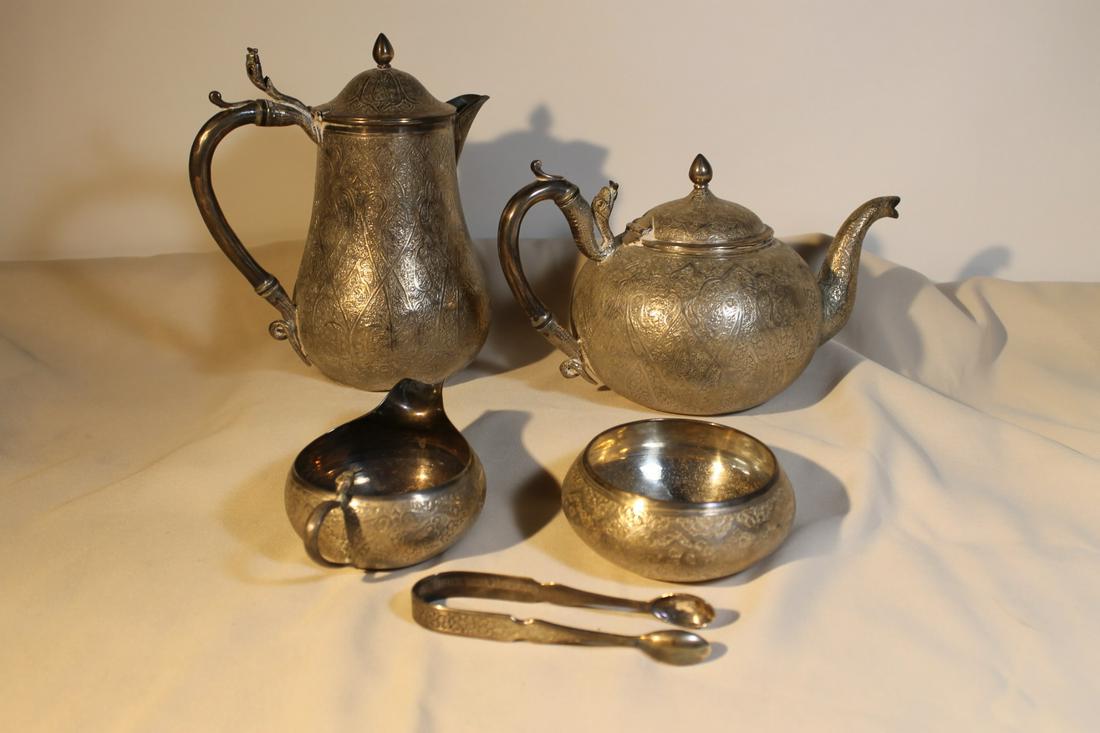 Tests positive for silver, unmarked set comprising of (1 of 7)