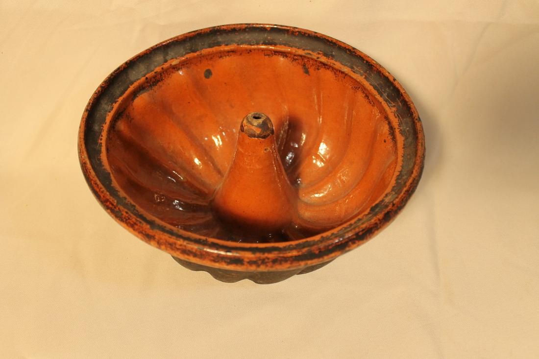 Antique redware cake mold/bunt pan, with swirl shape (1 of 1)