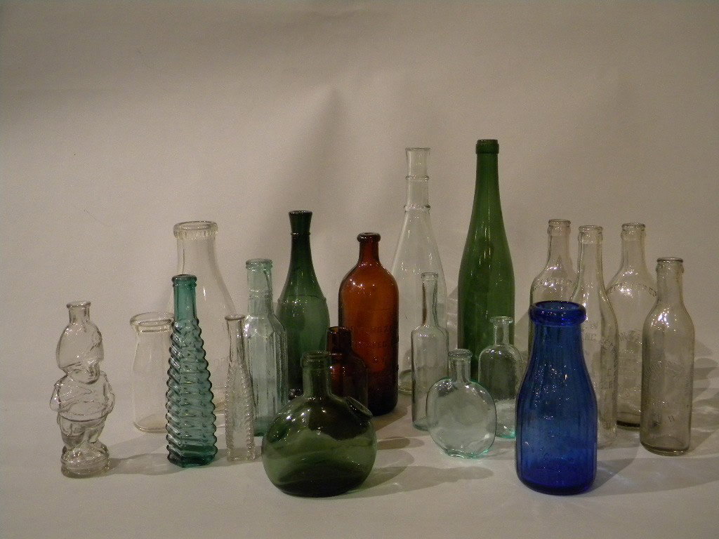 lot of early bottles, approximately 21 pcs: lot of early bottles, approximately 21 pcs