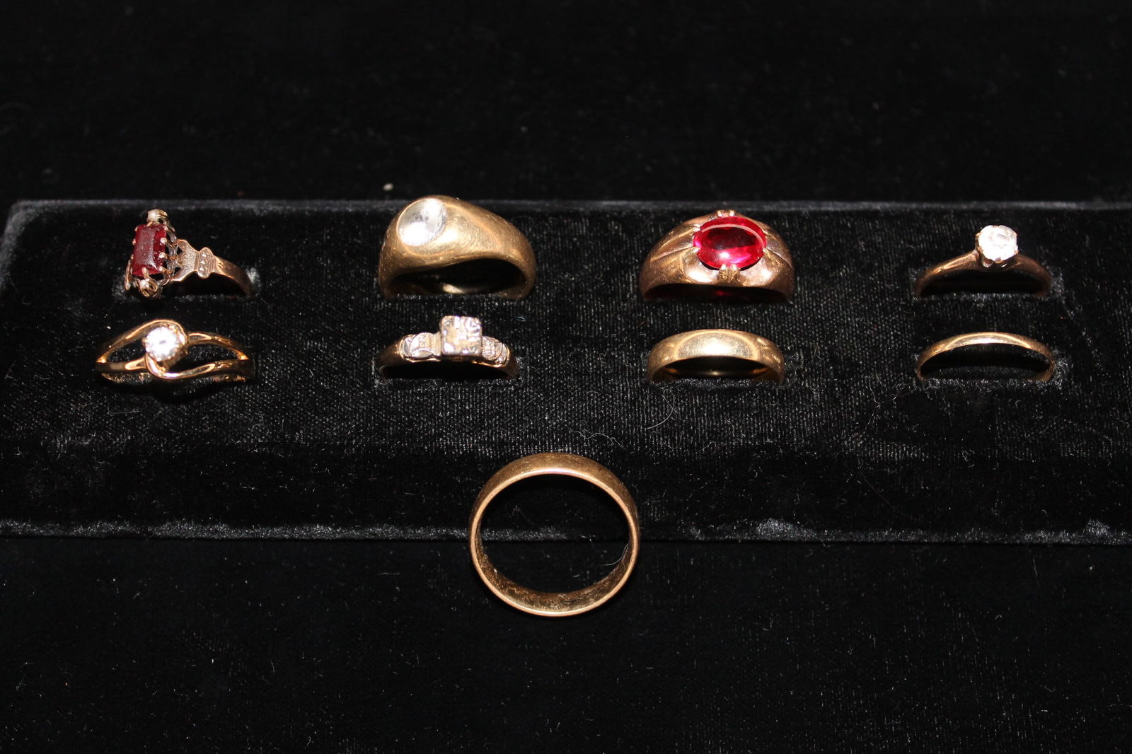 9 assorted 10 kt Gold Rings (1 of 1)