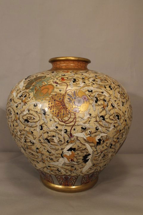 Large Satsuma Vase w/cranes