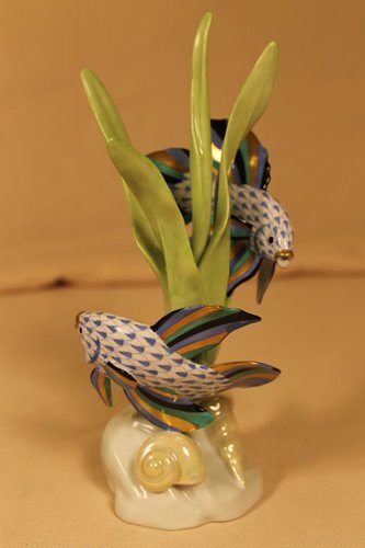 Herend Fish Artist Show 1997: Fishnet blue design fish by Herend from the artist show in 1997, signed and numbered 5286-VHB size is 8 3/8"