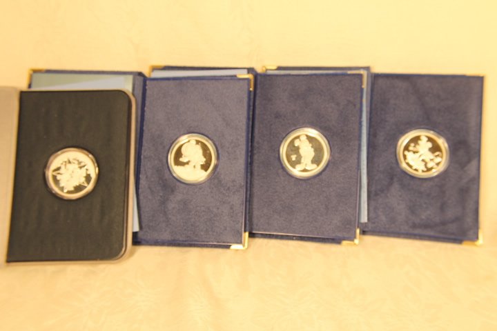 Disney Silver Commemorative Coins LE (1 of 6)