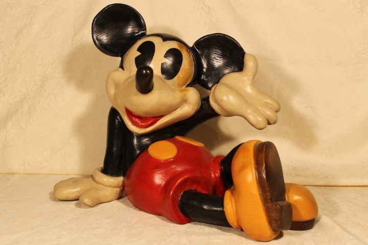 WDP, Mickey Mouse Reclining Figure (1 of 8)