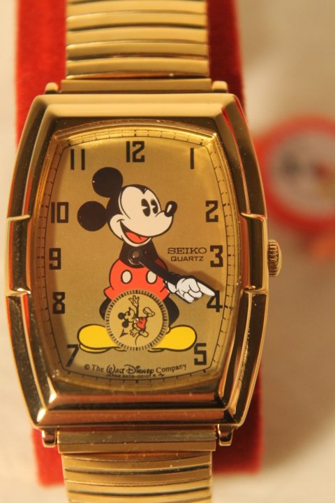 Seiko Quartz Mickey Mouse Disney Watch (1 of 7)