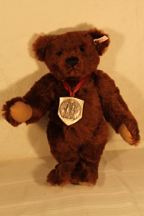 Steiff LE Teddy Bear (1 of 4)
