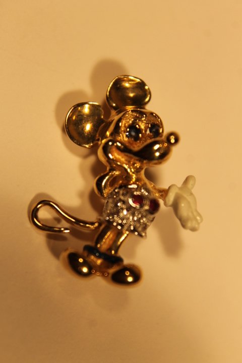 Disney Mickey Mouse 14KT Gold Brooch Pin (1 of 2)