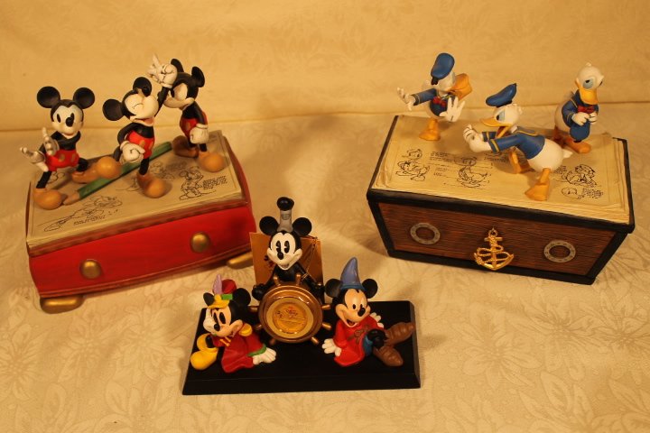 2 Watches in Boxes & 1 Clock (1 of 8)