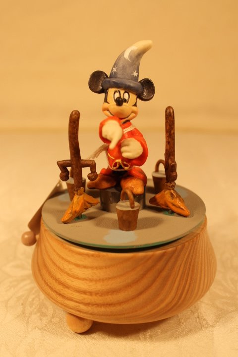 Sorcerers Aprentice Anri Music Box (1 of 5)