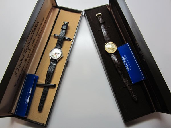 Lot of 2 Bradley Quartz Ladies Mickey Mouse Watch (1 of 7)
