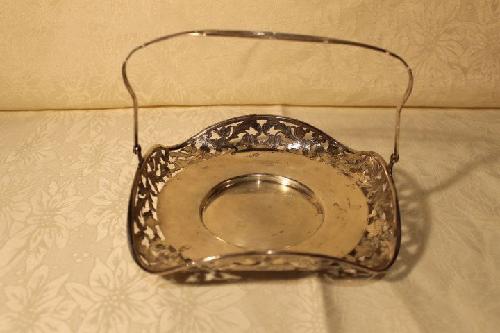 Sterling Silver Dish w/Reticulated Edge & Handle (1 of 3)